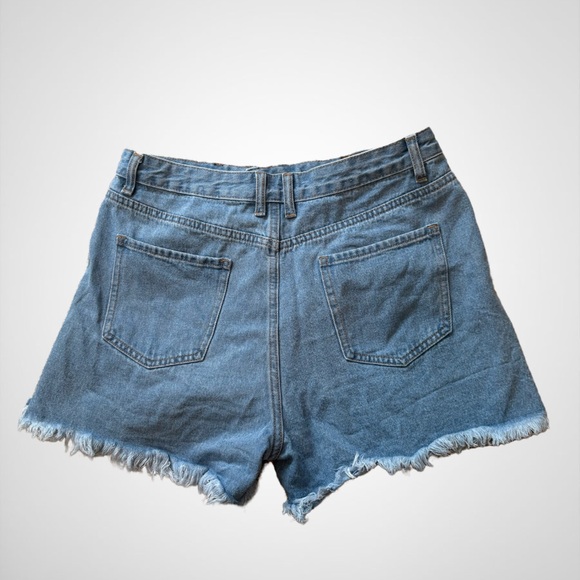 Dazy Jean Shorts - Picture 2 of 4